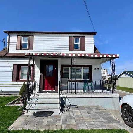 Near The Falls Two Bedroom - 5 Min Walk To Clifton Niagara Falls Extérieur photo