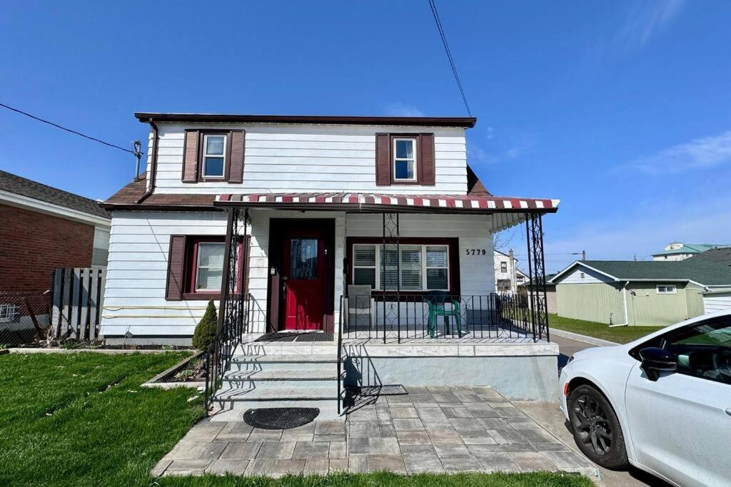 Near The Falls Two Bedroom - 5 Min Walk To Clifton Niagara Falls Extérieur photo